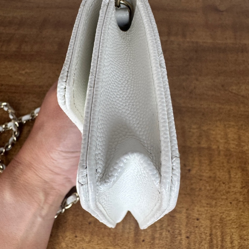 CHANEL White Caviar Leather cardholder on chain - Picture 12 of 15